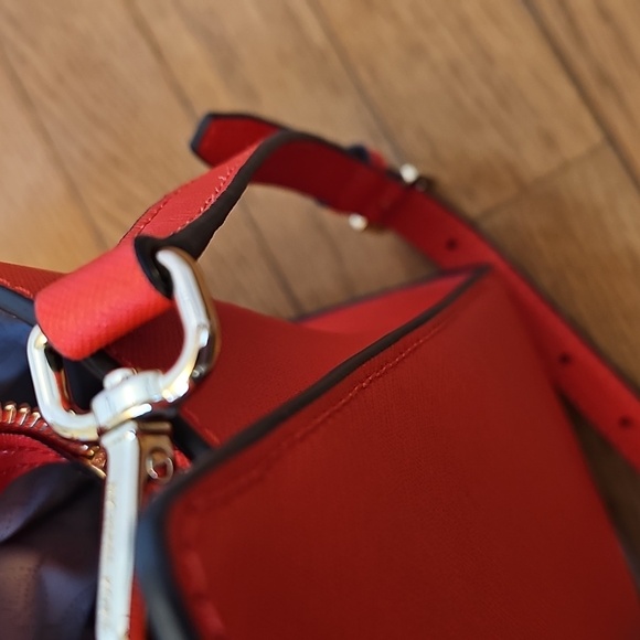 Michael Kors Medium Selma Bag - Picture 10 of 16